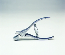 Stone® Medium Ear Notcher Stone®, Medium, Ear, Notcher, Adjustable, depth, gauge, cuts, notch, 1/2", base, Lightweight, die-cast, aluminum, construction, Heat, treated, cutting, plate, long, life, clean, cuts, Individually, hand, fitted, tested, precision, tolerance