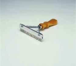 Stone® Pro-Line™ 5" Scotch comb Stone®, Pro-Line™, 5", Scotch, comb, Horse, Equine, livestock, grooming, round, tapered, teeth,  favorite, stockmen, Smooth, nickel, plated, teeth, treat, hair, gently, Performs, grooming, Easy, grip, wood, handle, manes, tails, high, quality, comb, Fine, blades, 66, teeth